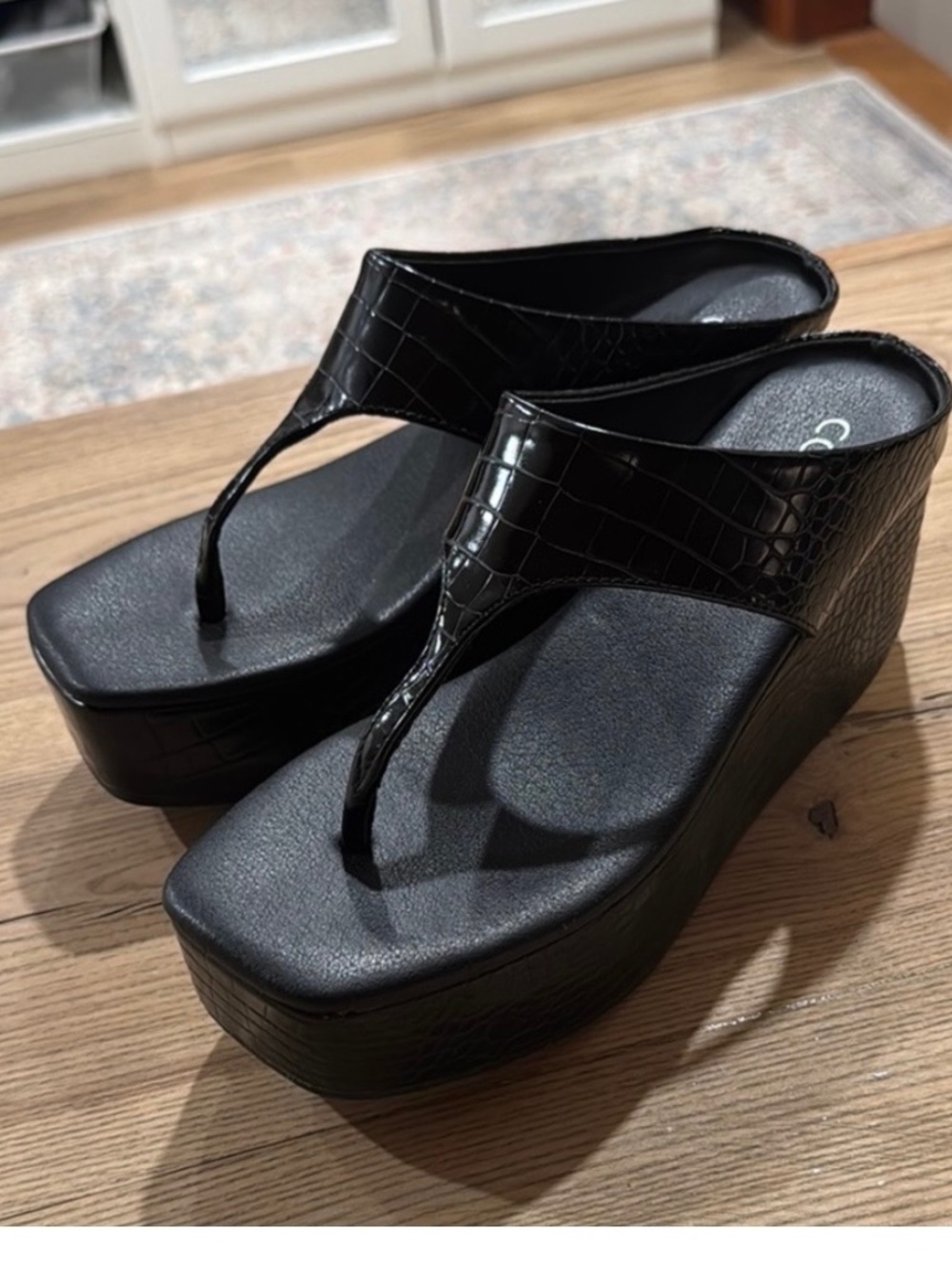 Coconuts by Matisse Lyric Croc Embossed Platform Flip Flop